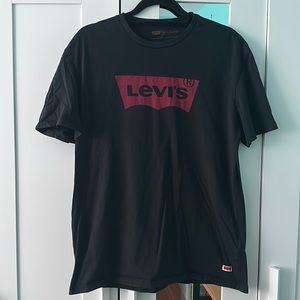 Levi’s T-shirt Size XL